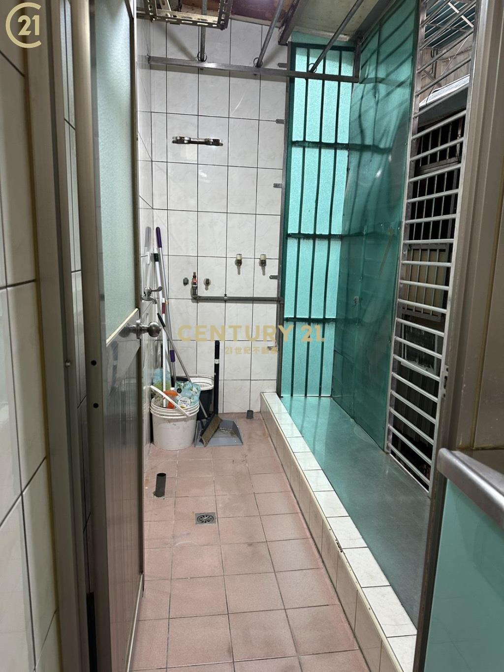 裕民夜市3樓美寓