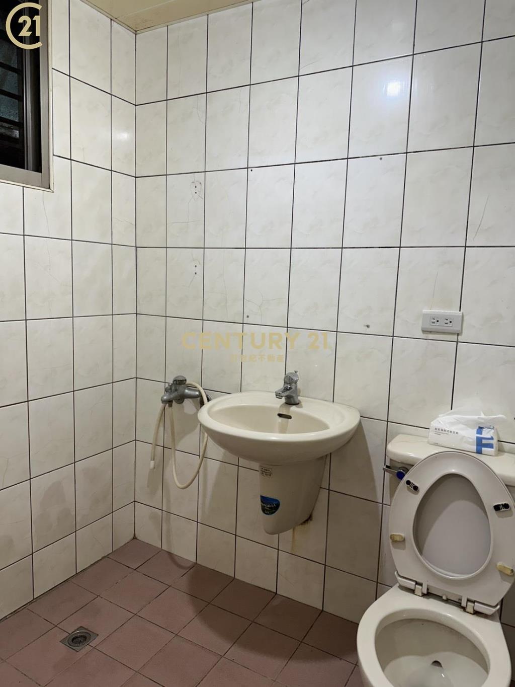 裕民夜市3樓美寓