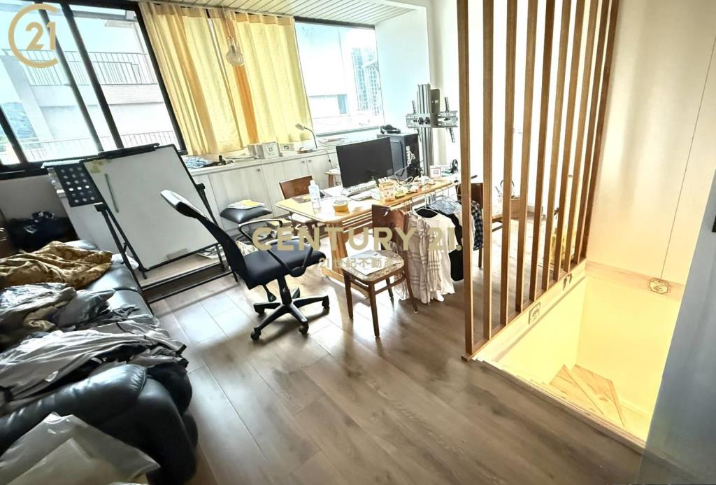 東和公園電梯4房