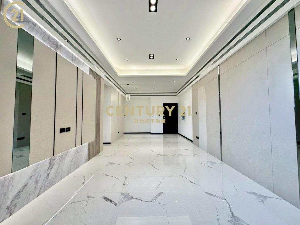 五股低總價電梯大三房