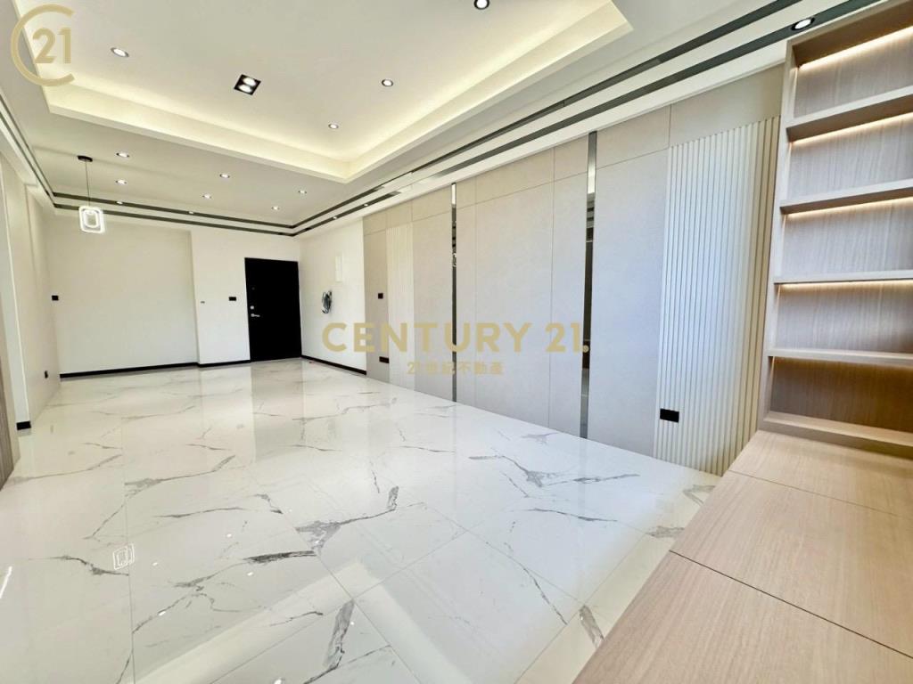 五股低總價電梯大三房