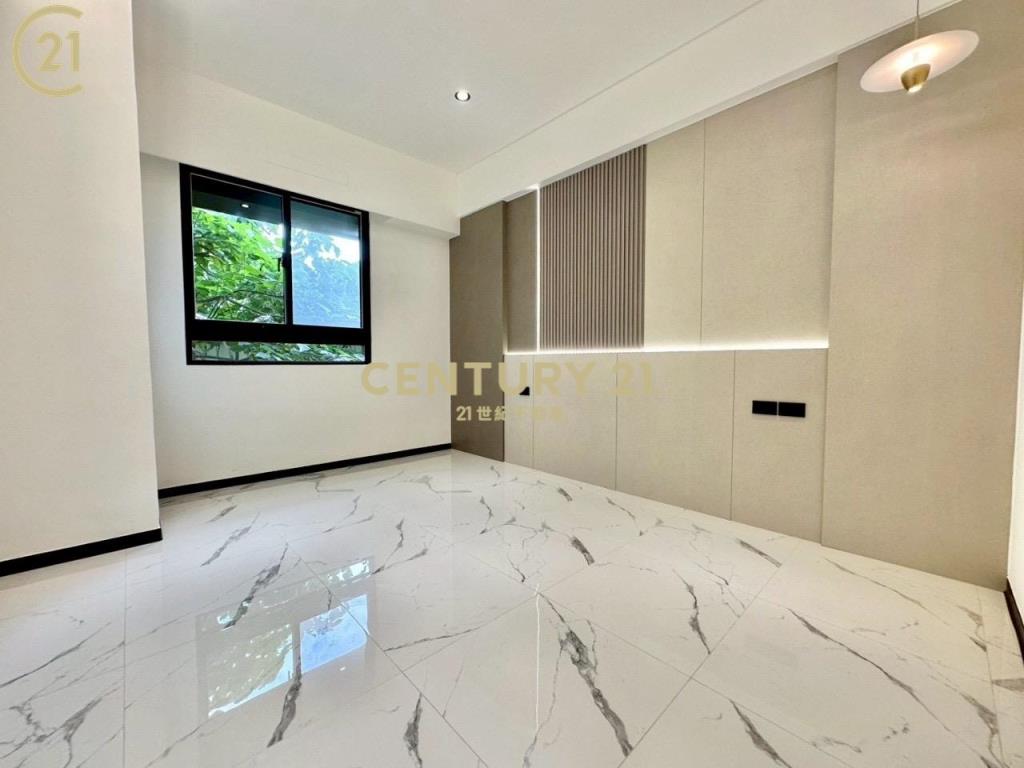 五股低總價電梯大三房