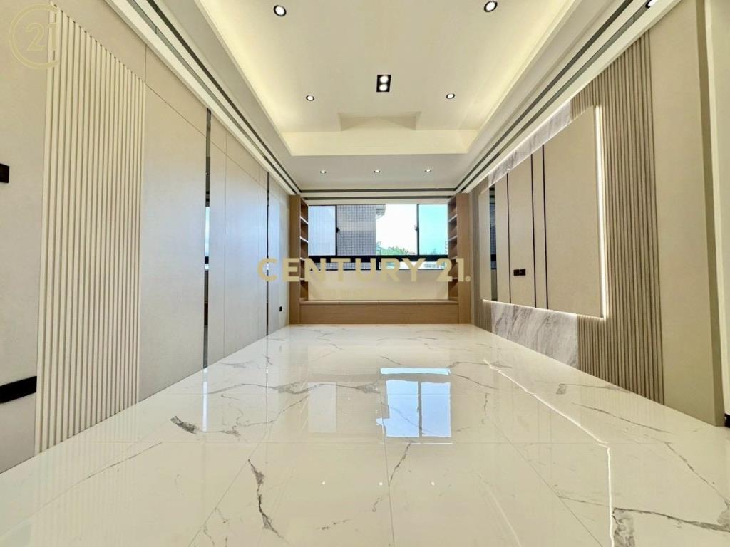 五股低總價電梯大三房