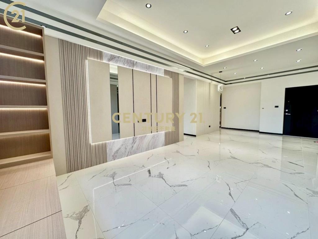 五股低總價電梯大三房