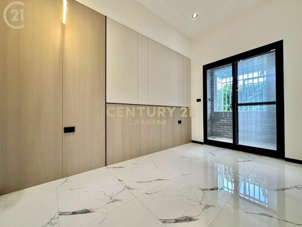 五股低總價電梯大三房