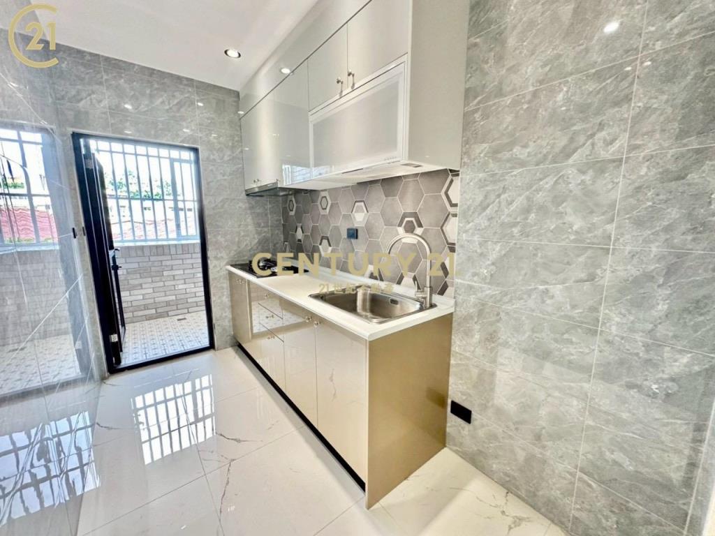 五股低總價電梯大三房