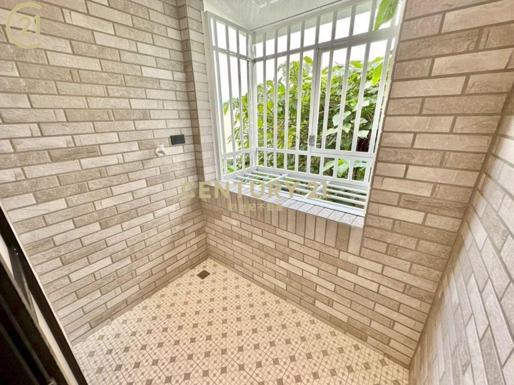 五股低總價電梯大三房