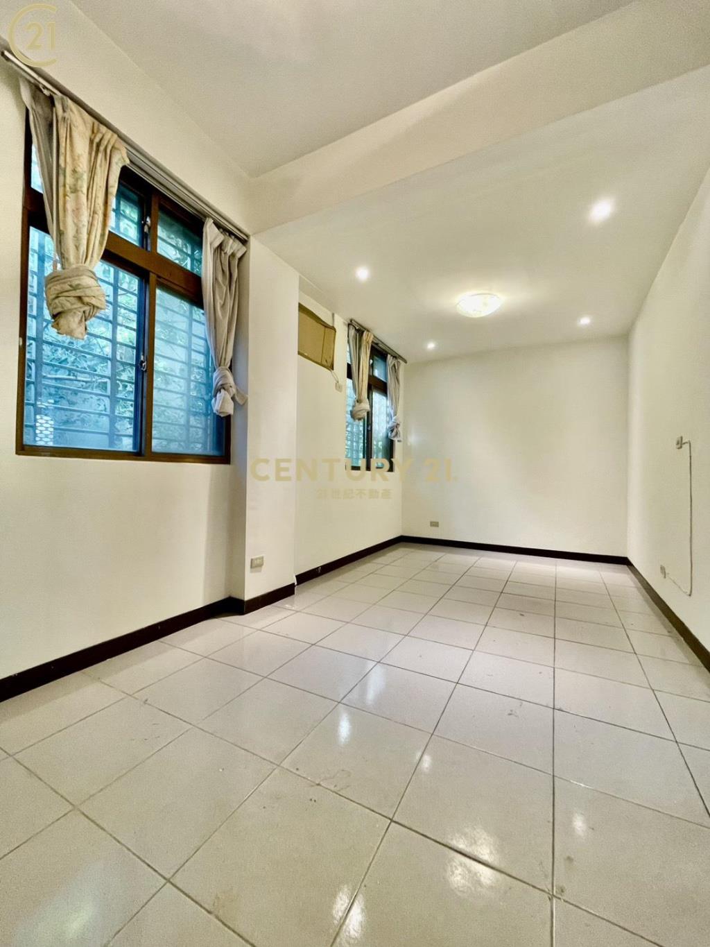 士北科面寬住辦庭院美宅