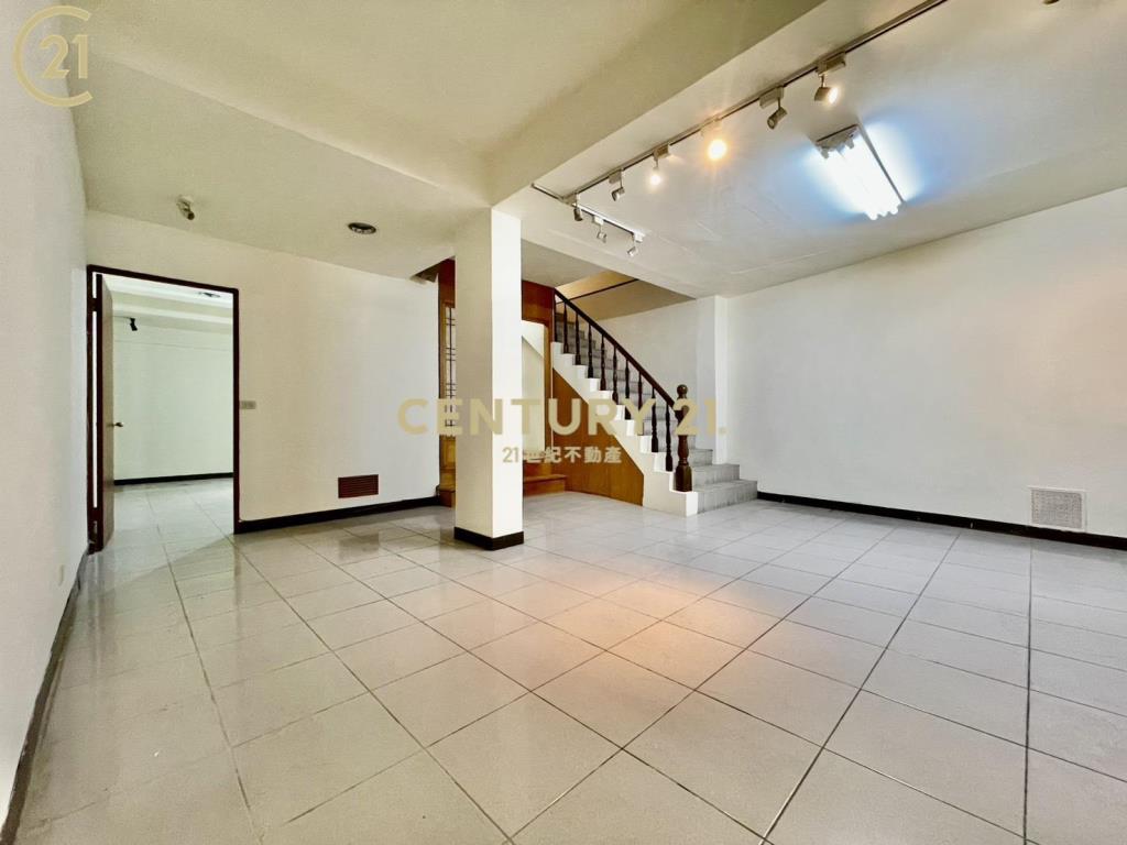 士北科面寬住辦庭院美宅