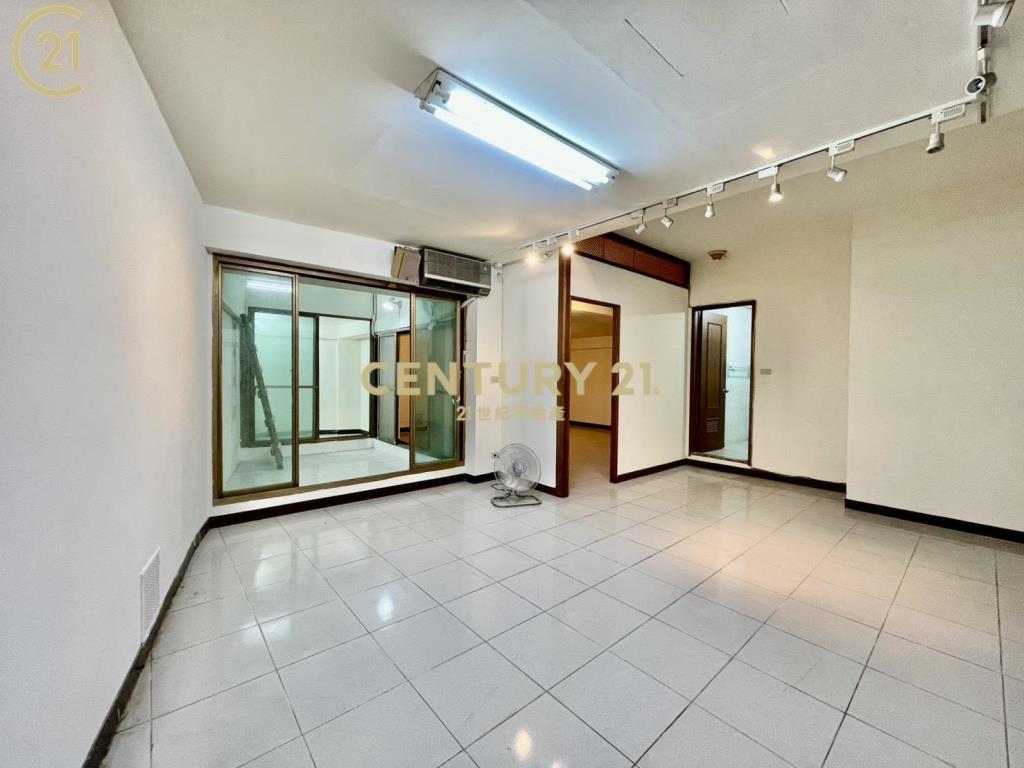 士北科面寬住辦庭院美宅