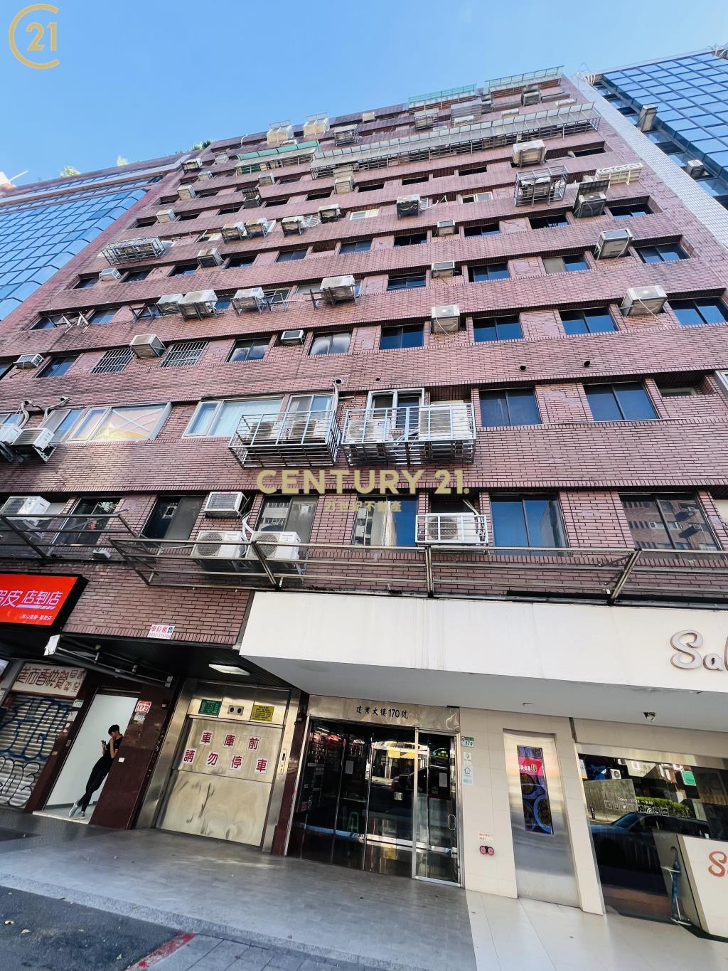 小巨蛋捷運電梯