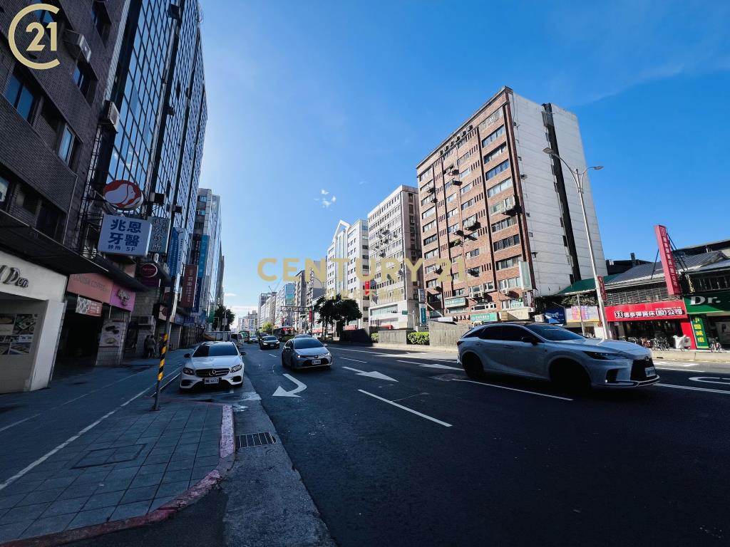 小巨蛋捷運電梯