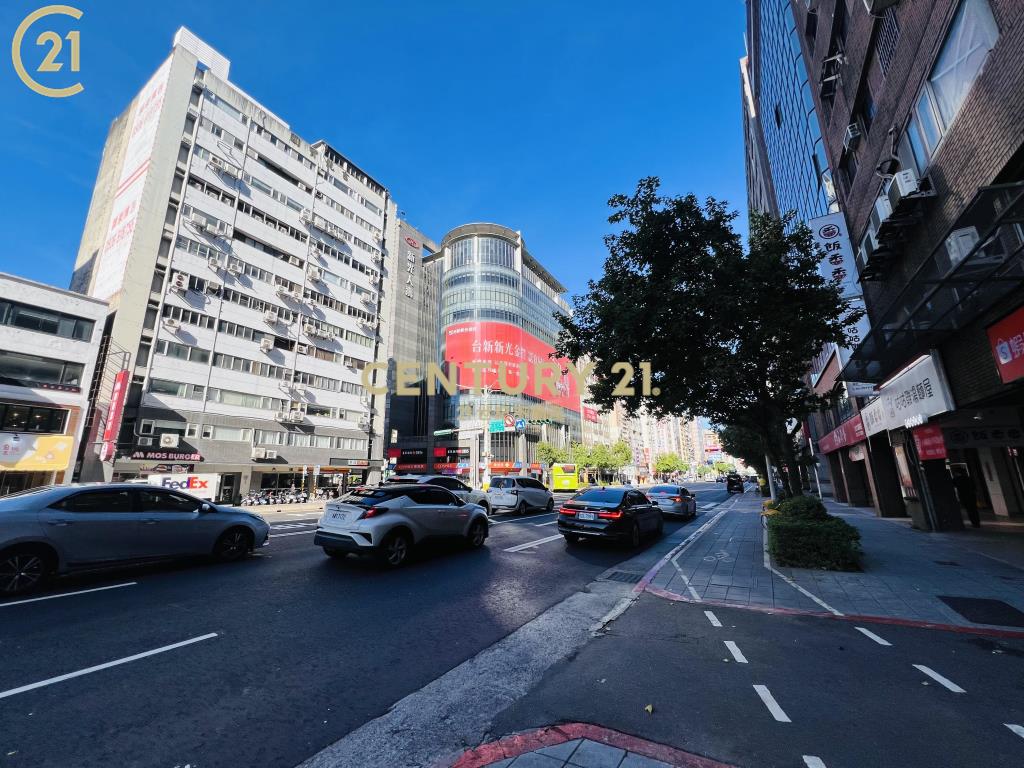 小巨蛋捷運電梯