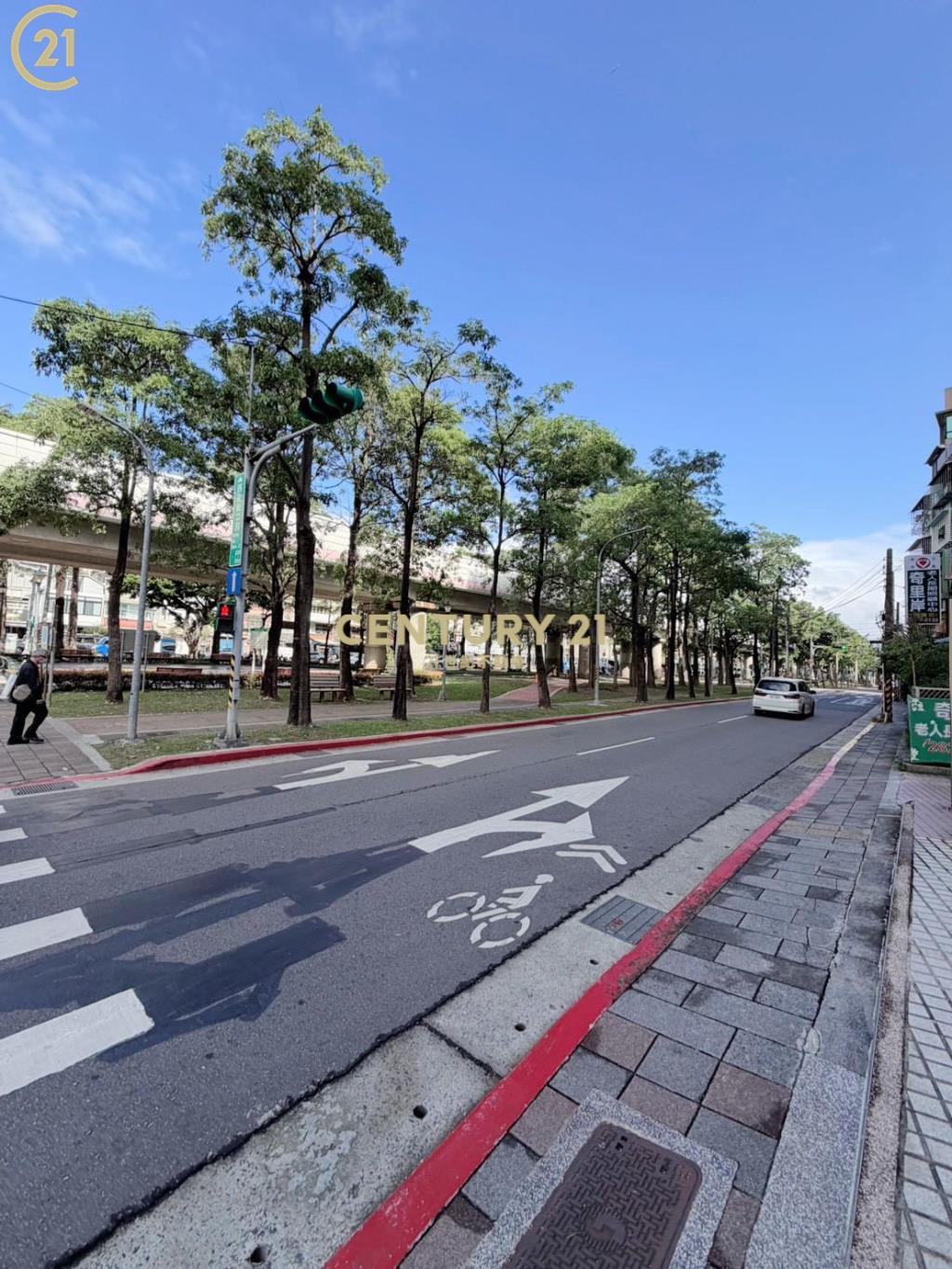 唭哩岸商辦大樓