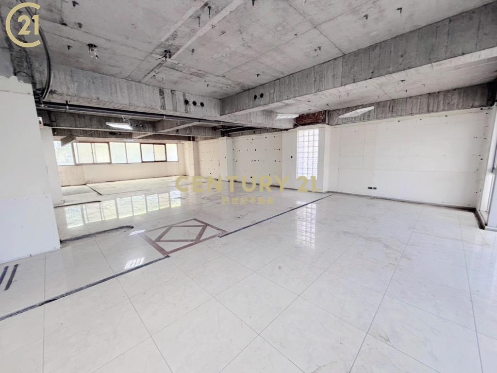 唭哩岸商辦大樓