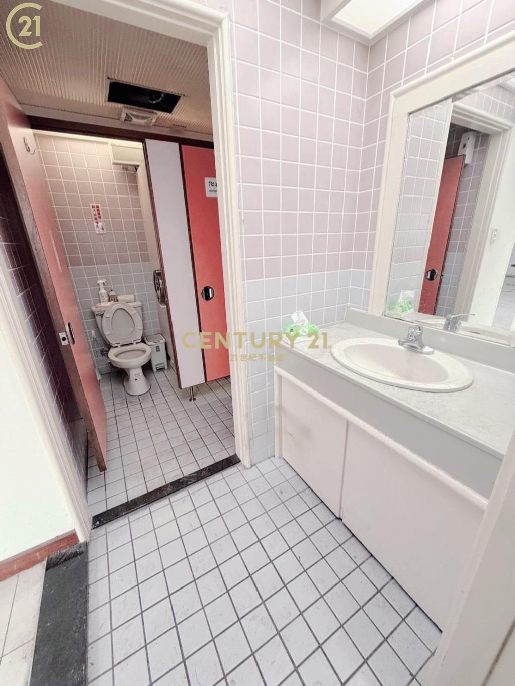 唭哩岸商辦大樓