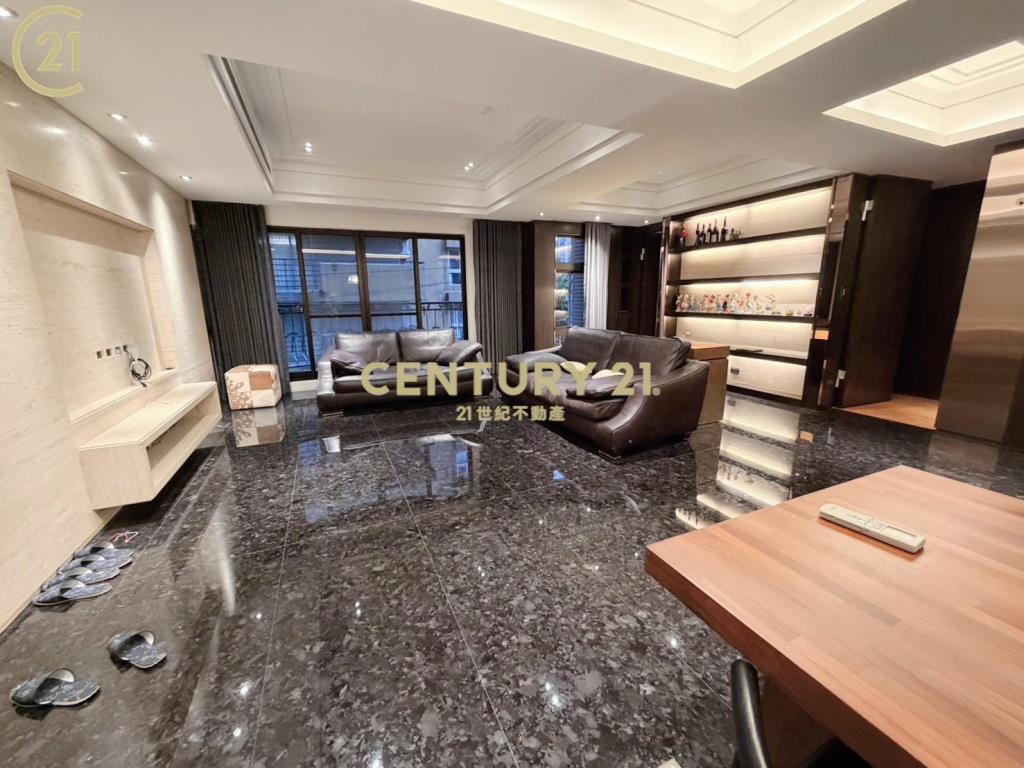 天璽層峰頂客豪邸