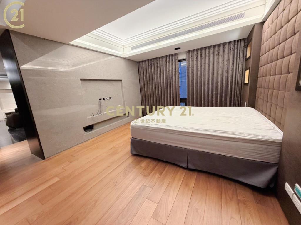 天璽層峰頂客豪邸