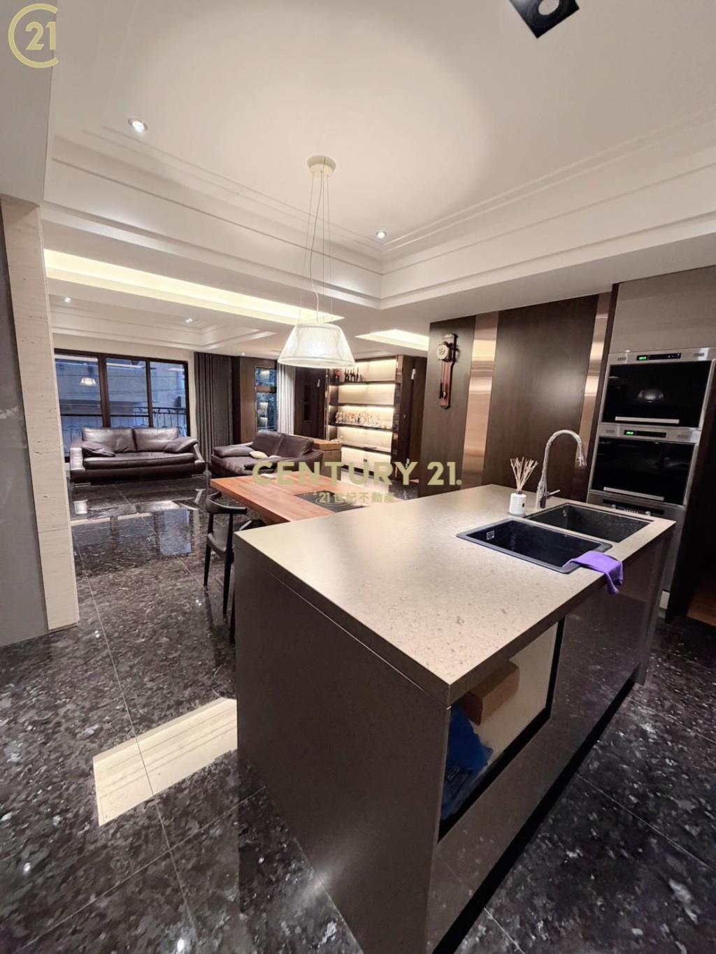 天璽層峰頂客豪邸