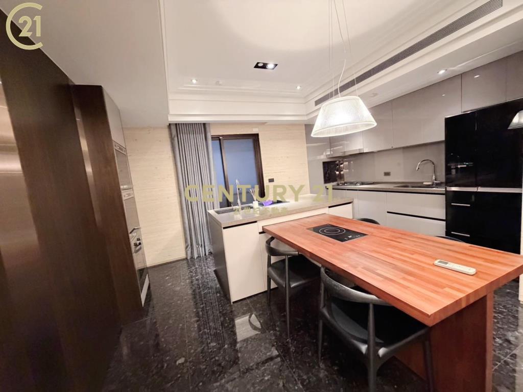 天璽層峰頂客豪邸