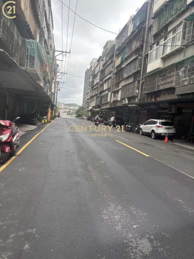 鶯歌收租四套房一樓