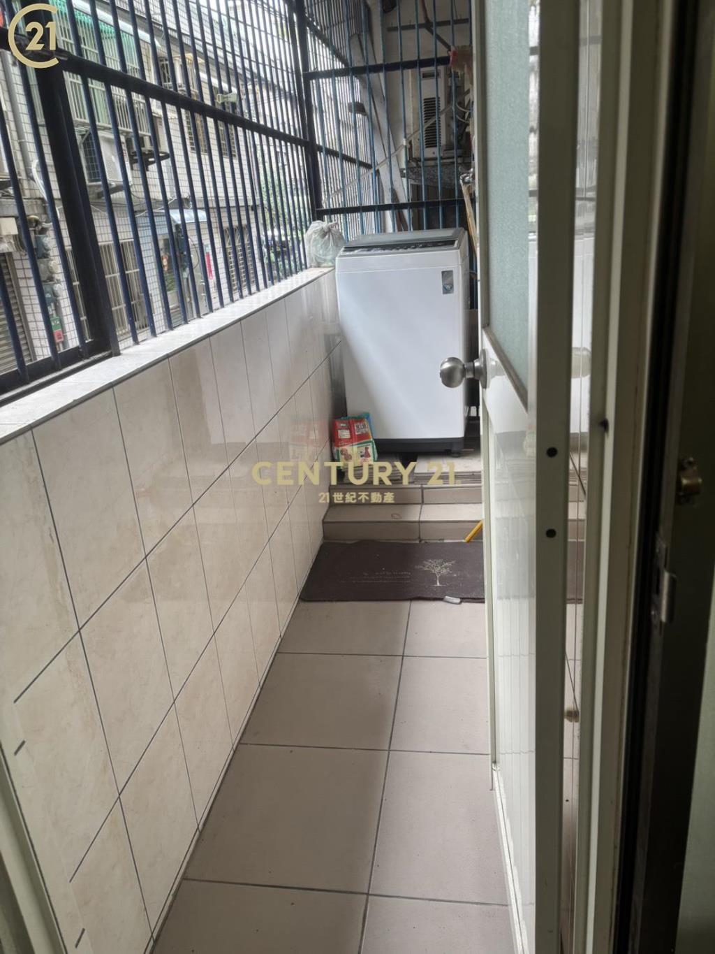 鶯歌收租四套房一樓