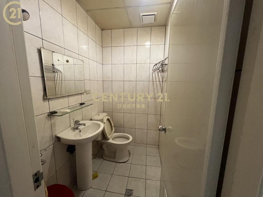 鶯歌收租四套房一樓