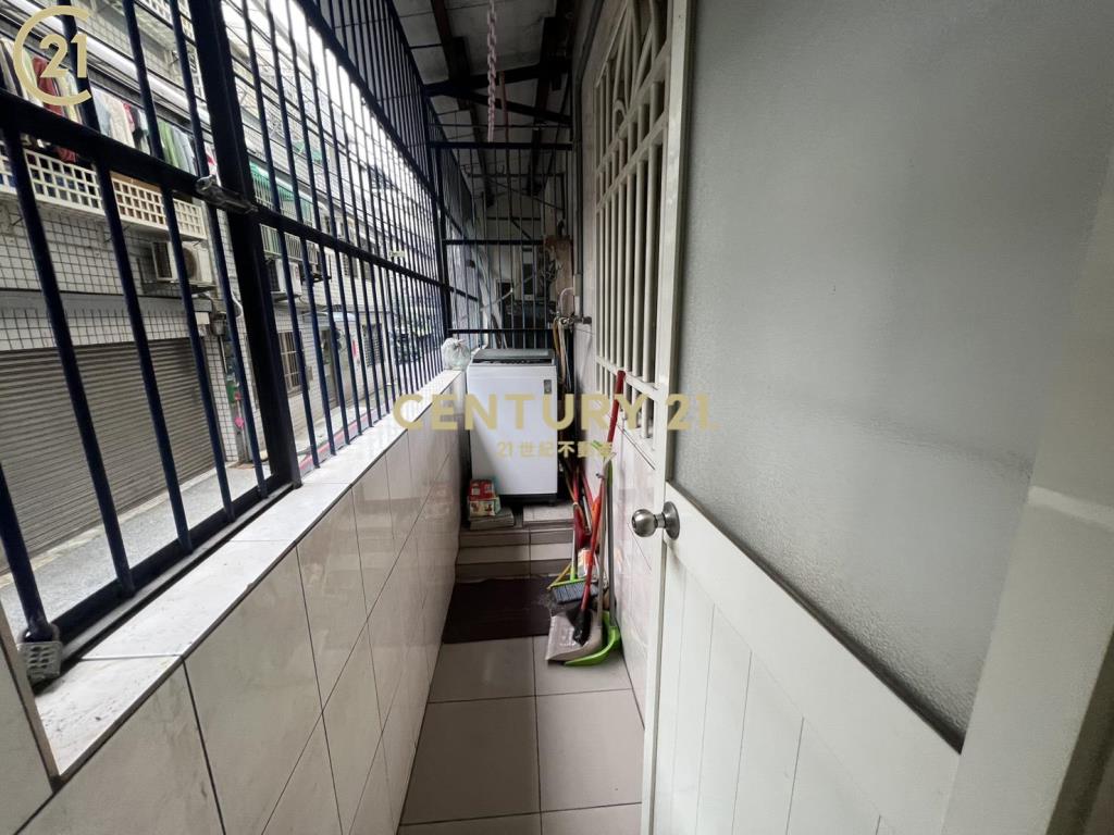 鶯歌收租四套房一樓