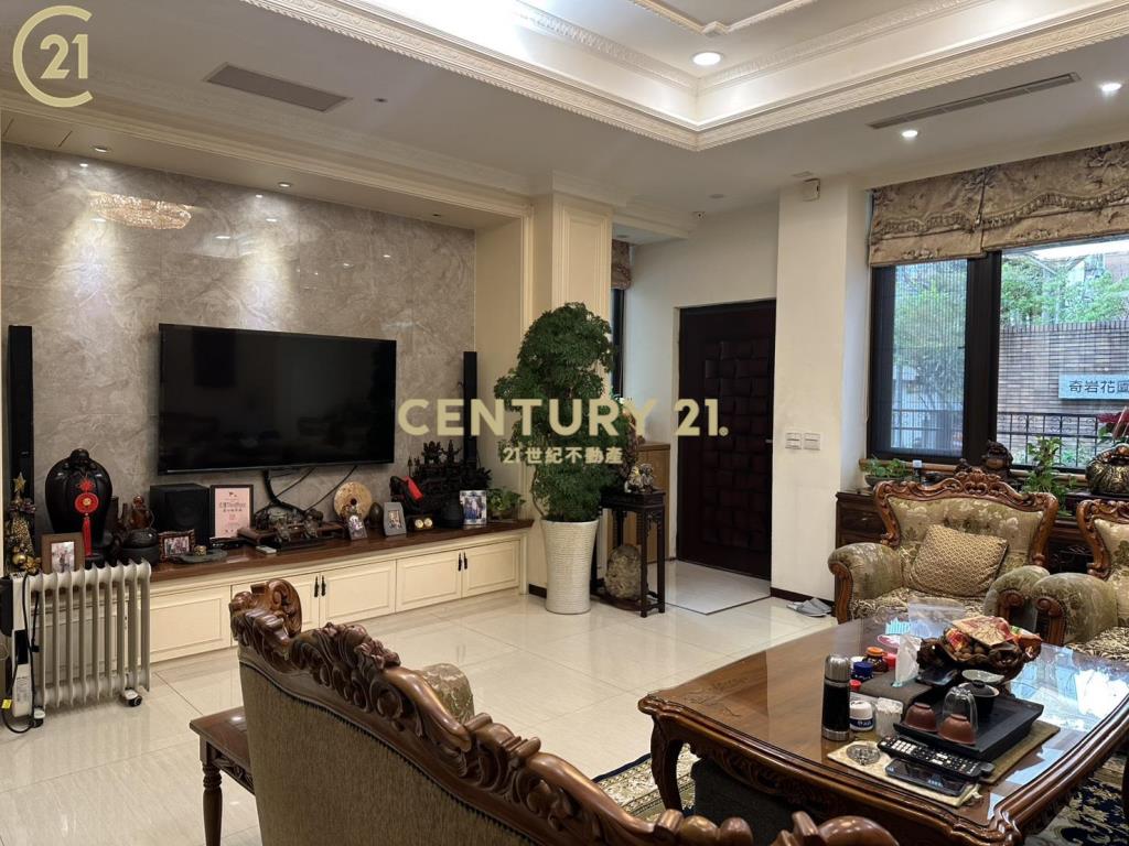 奇岩捷運站邊間透天厝