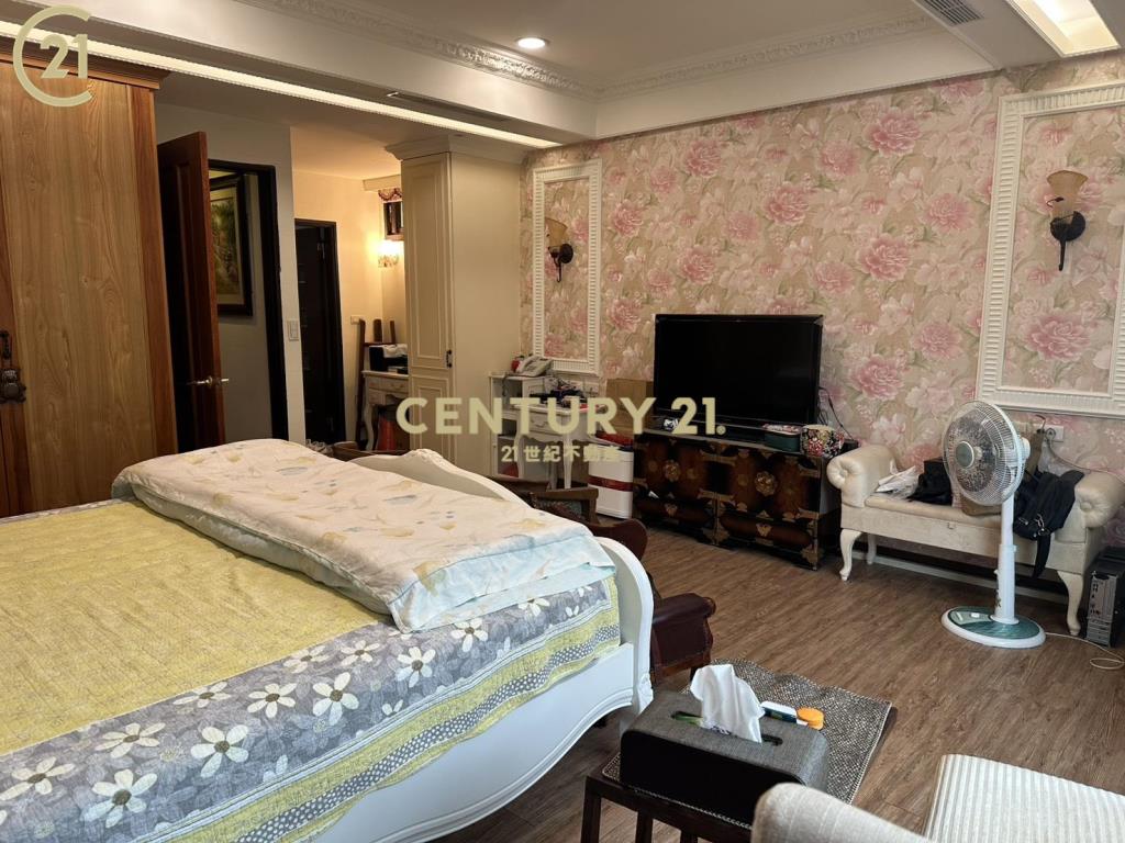 奇岩捷運站邊間透天厝