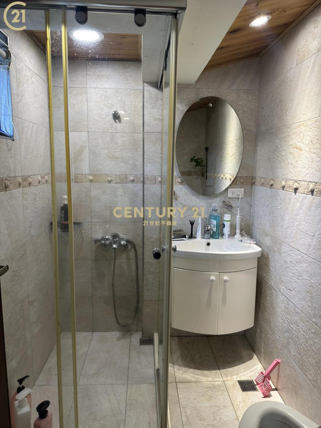 奇岩捷運站邊間透天厝