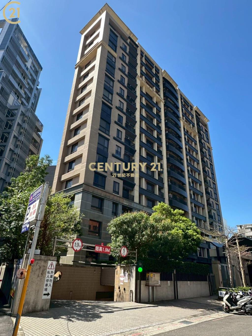 芝山捷運站電梯大樓(樂活)+車位