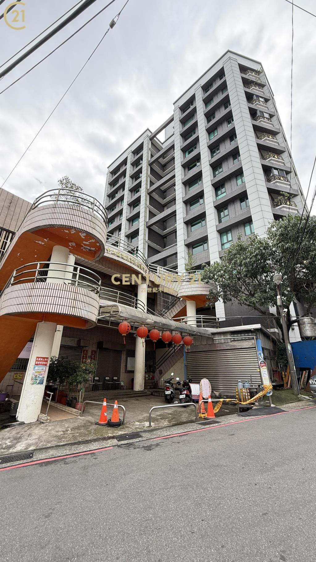 基隆中山遠見三房車