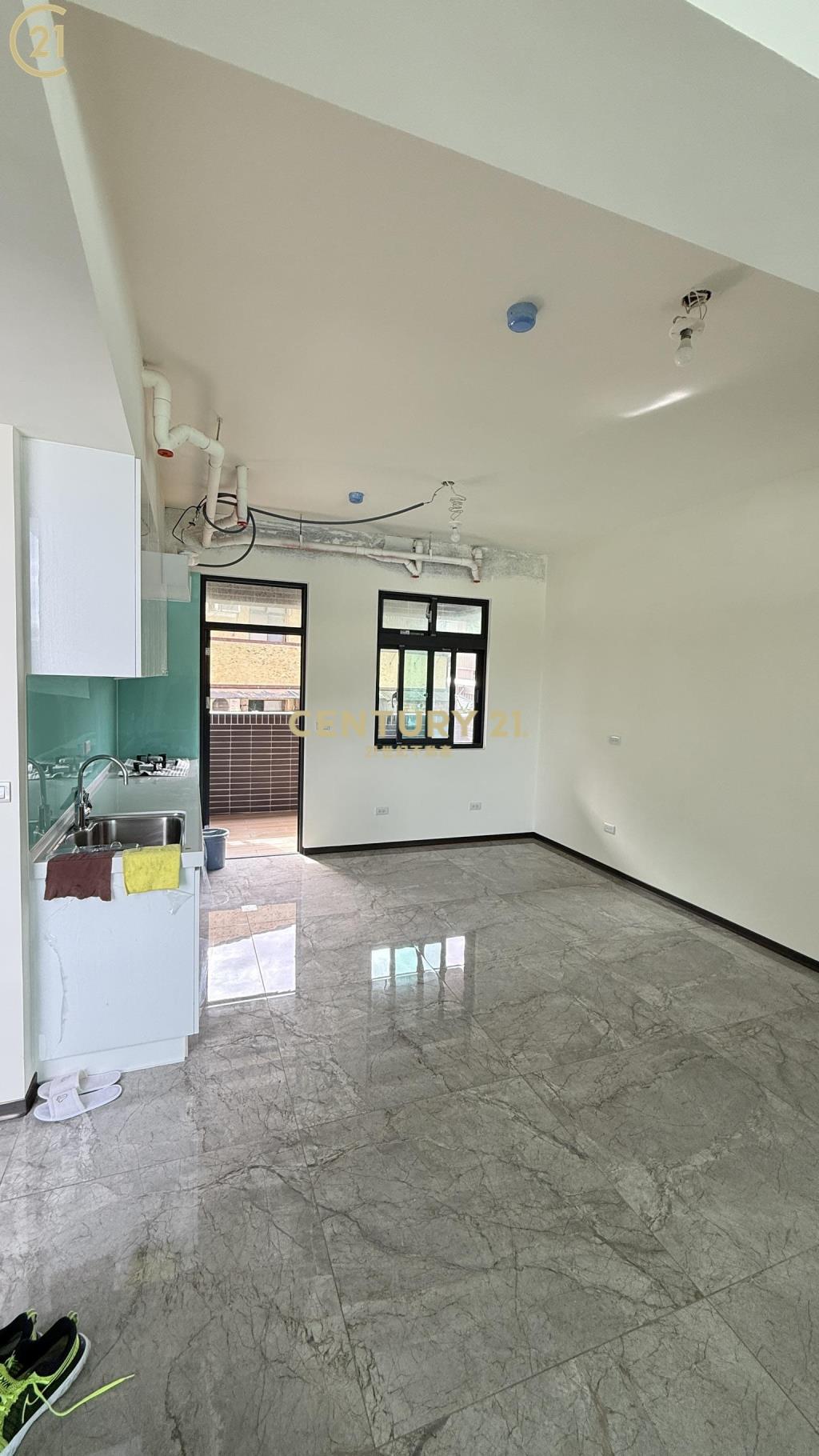 基隆中山遠見三房車