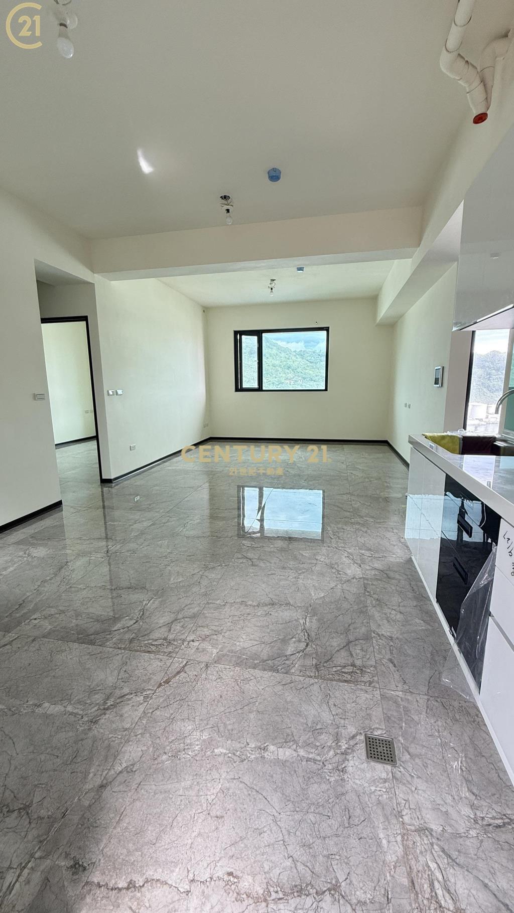 基隆中山遠見三房車