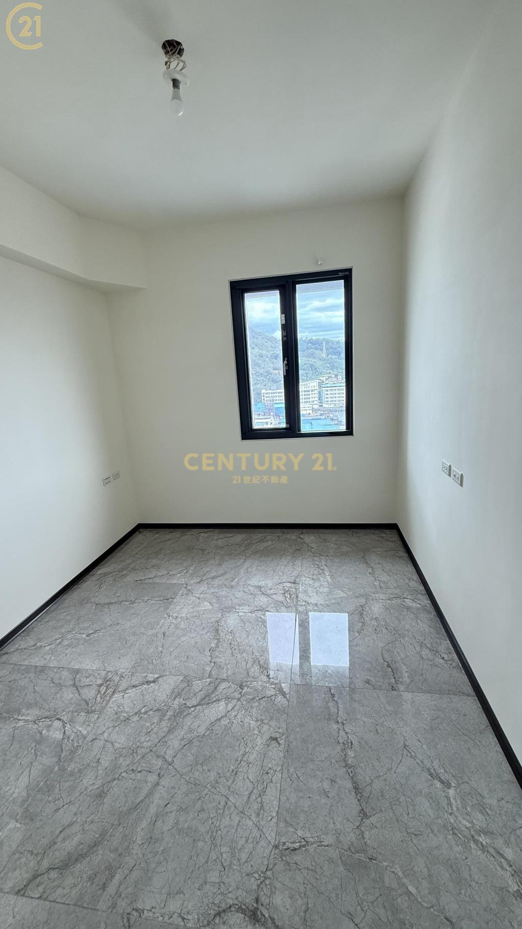 基隆中山遠見三房車