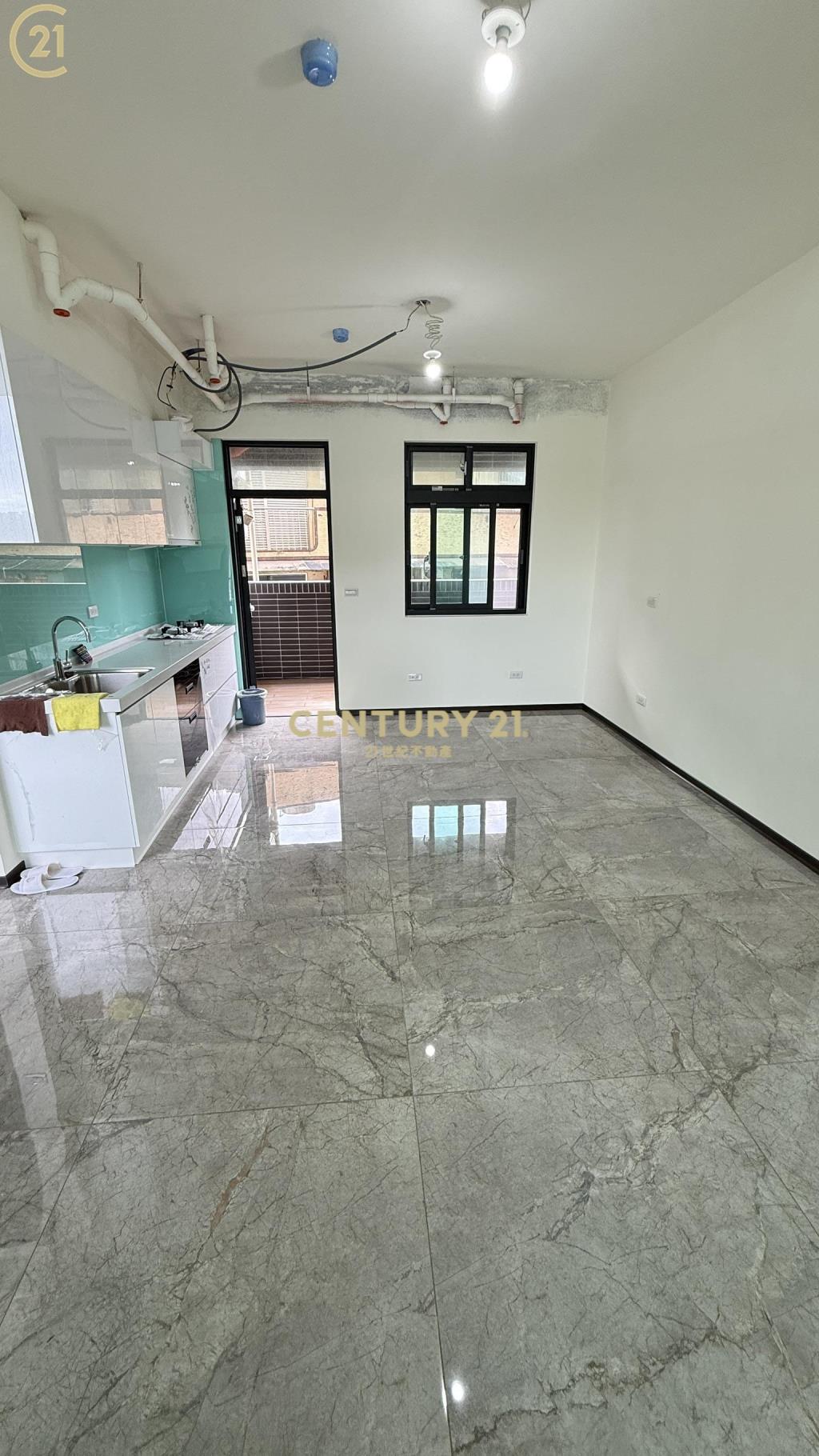 基隆中山遠見三房車