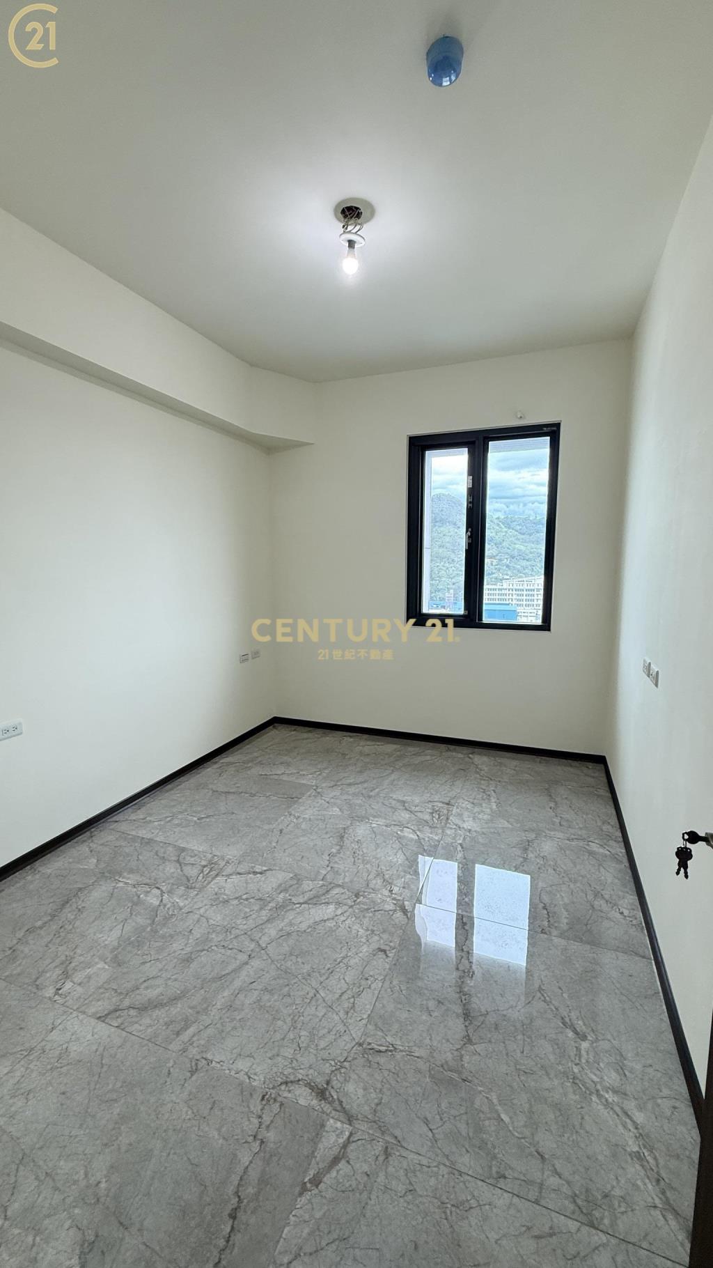 基隆中山遠見三房車