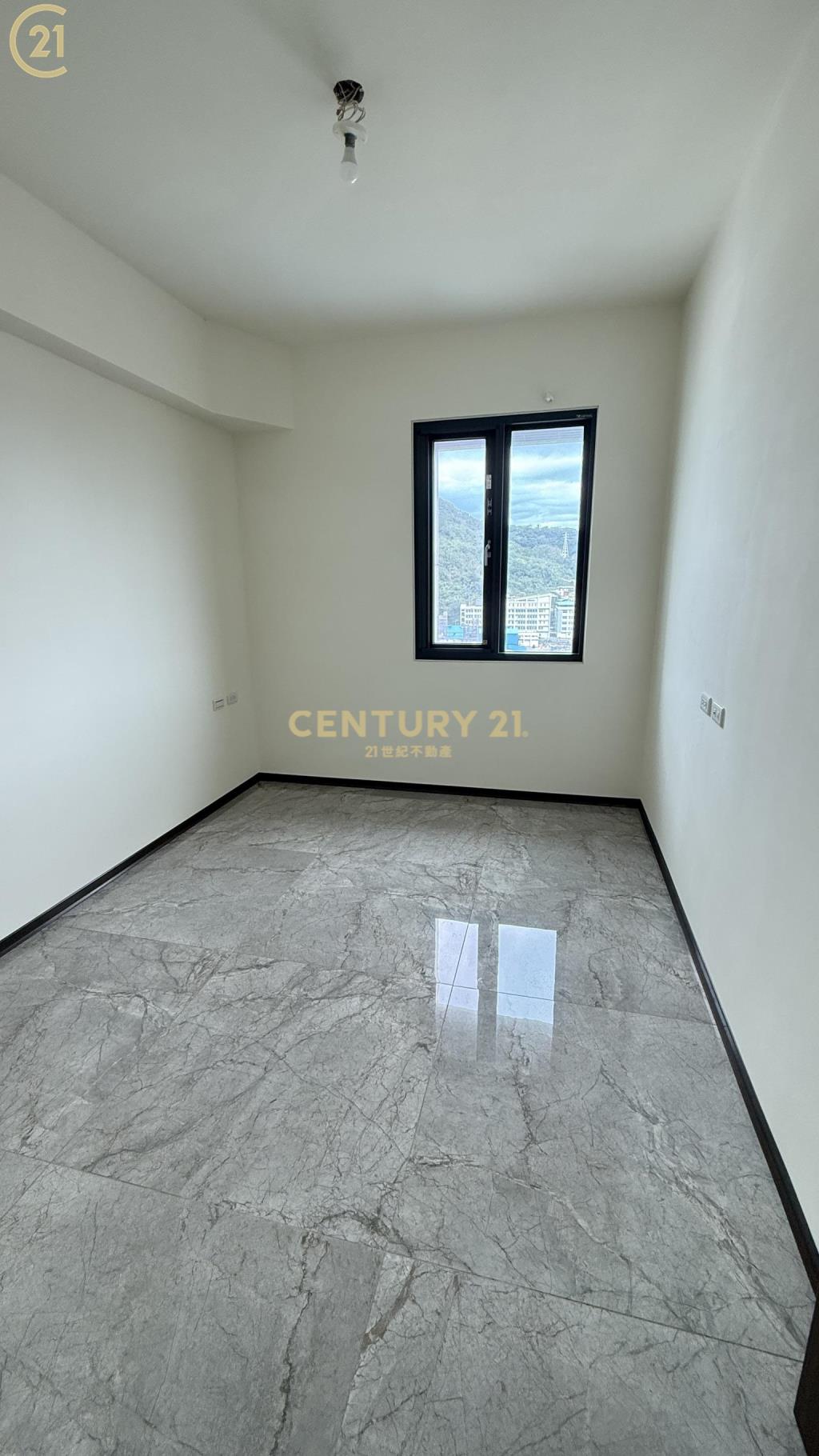 基隆中山遠見三房車