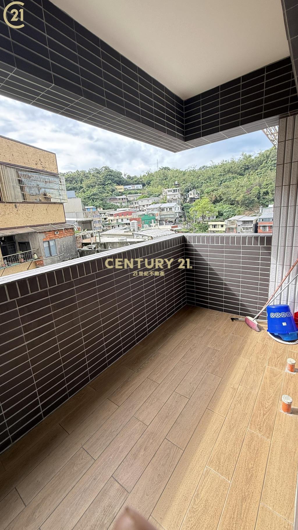 基隆中山遠見三房車