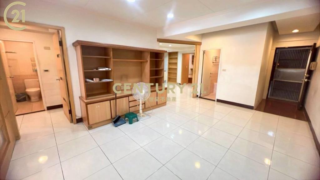 蘆洲長安街4房車溫馨華廈