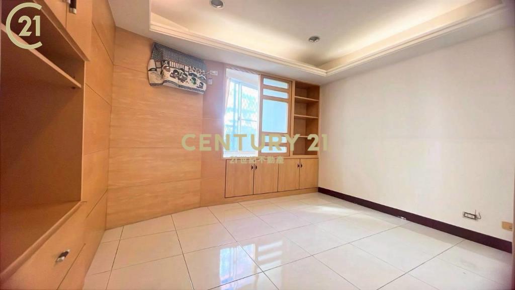 蘆洲長安街4房車溫馨華廈