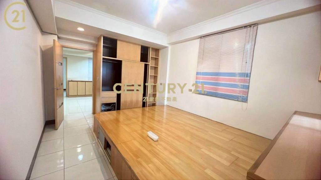 蘆洲長安街4房車溫馨華廈