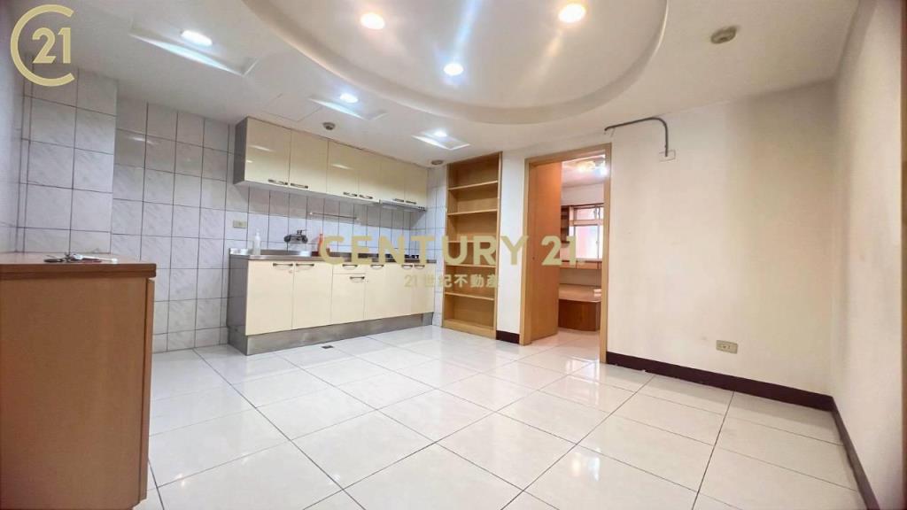 蘆洲長安街4房車溫馨華廈