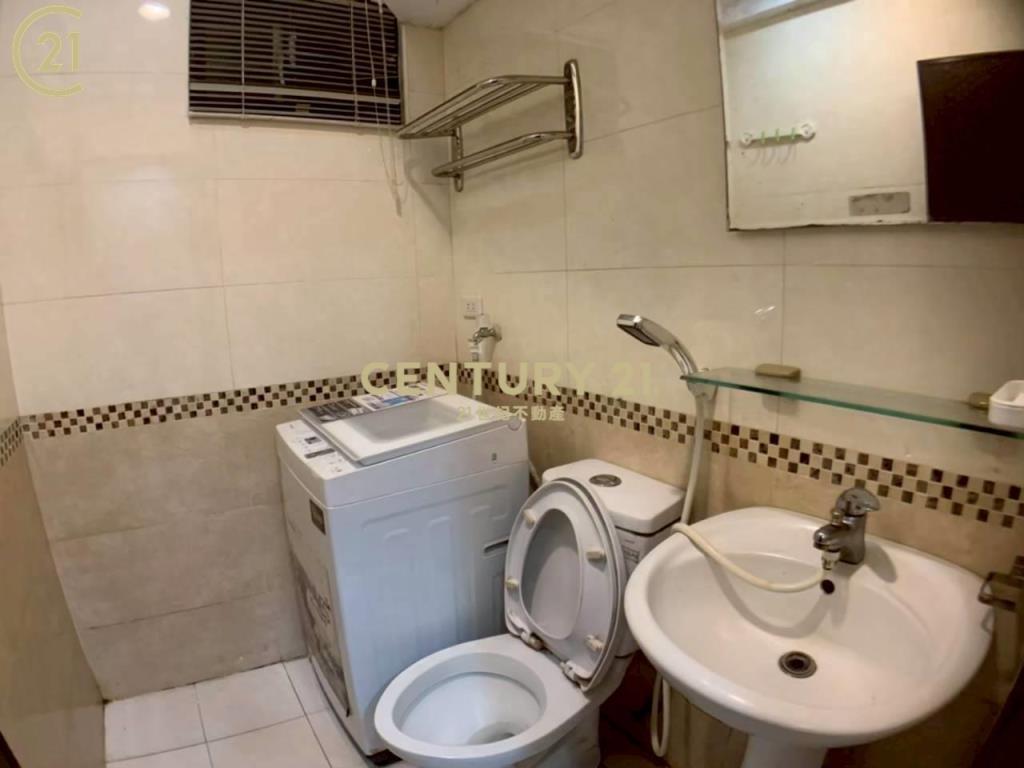 三重仁美街二樓收租三套房