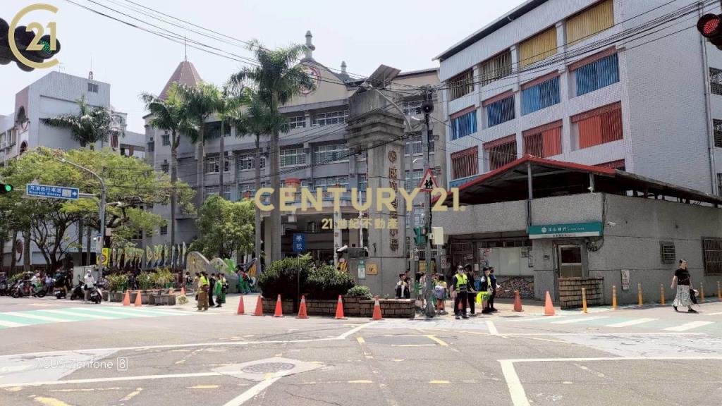 蘆洲長安全新裝潢電梯2+1房