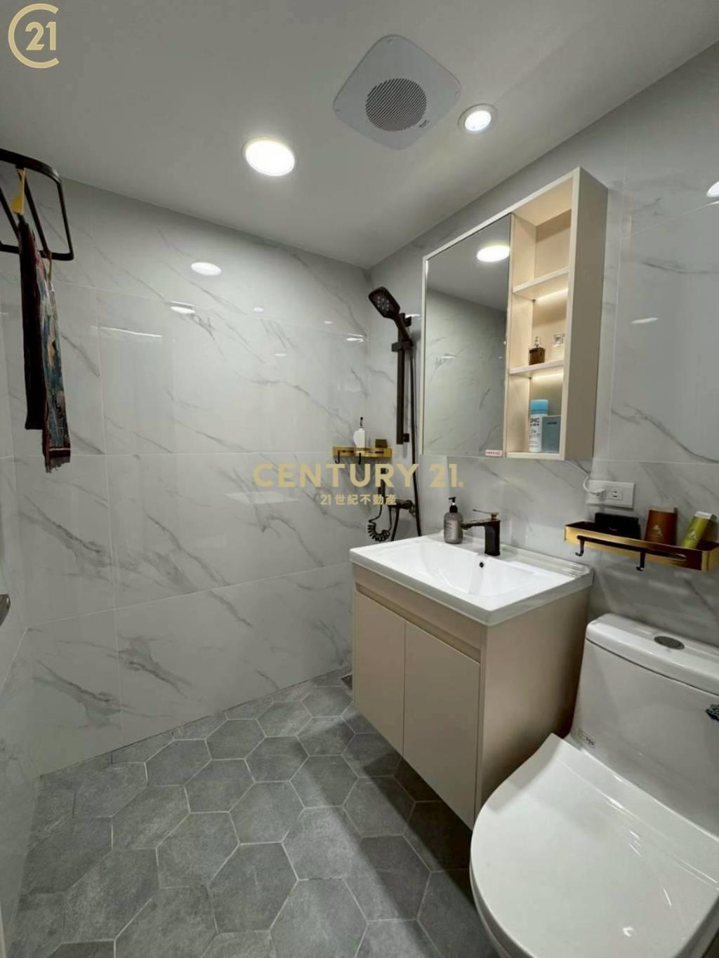 蘆洲長安全新裝潢電梯2+1房