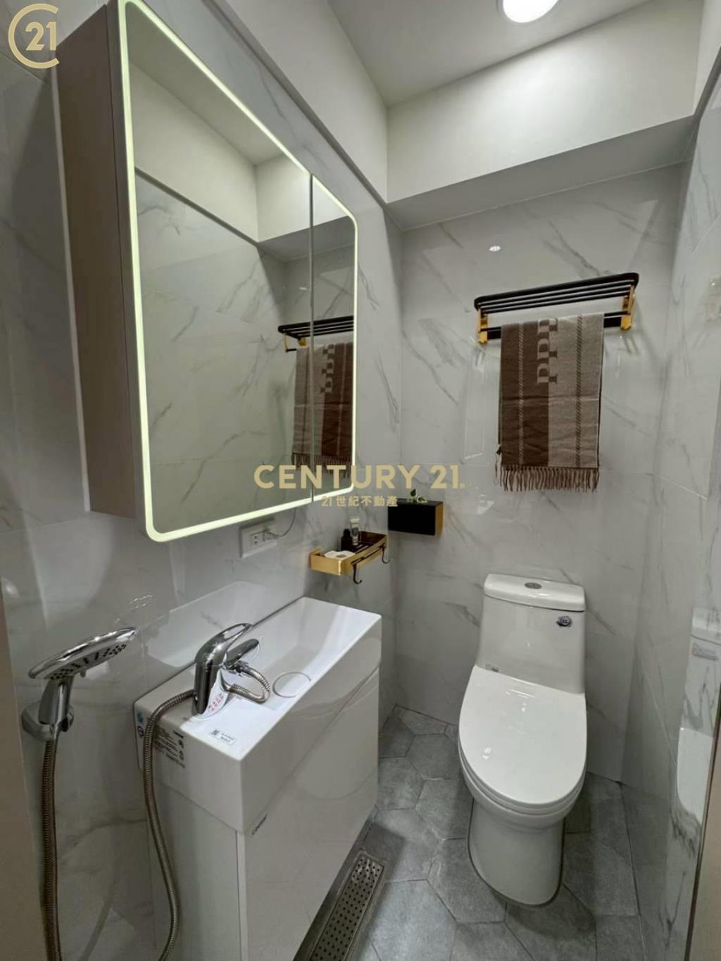 蘆洲長安全新裝潢電梯2+1房