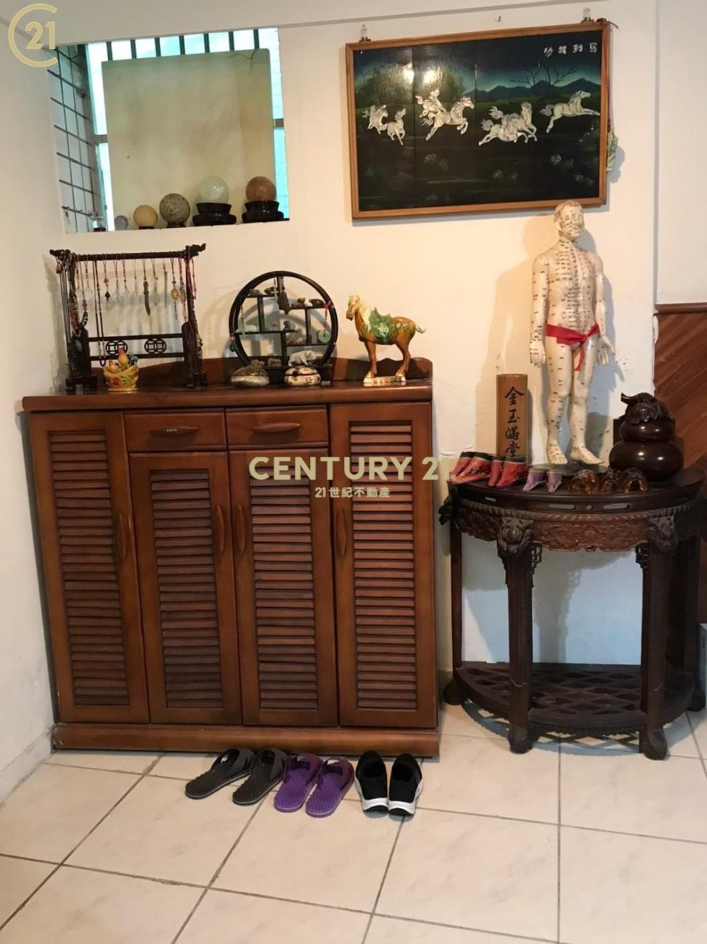 唭哩岸捷運站透天