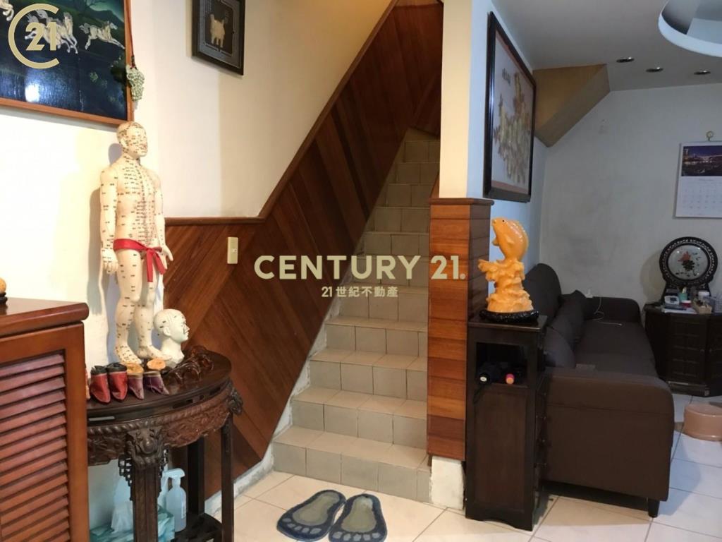 唭哩岸捷運站透天